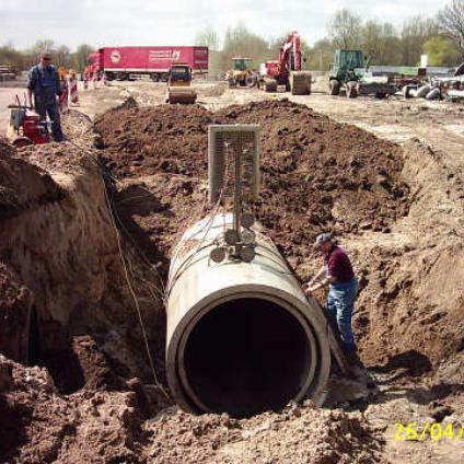 Trennschnitt von Betonkanalrohr